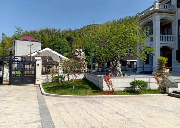 美丽庭院。