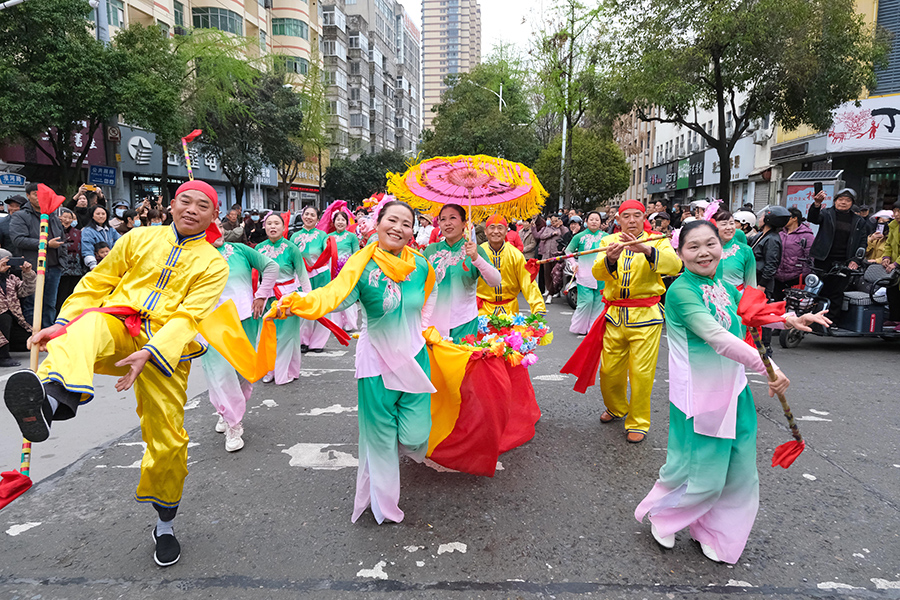庙会现场。李向前供图