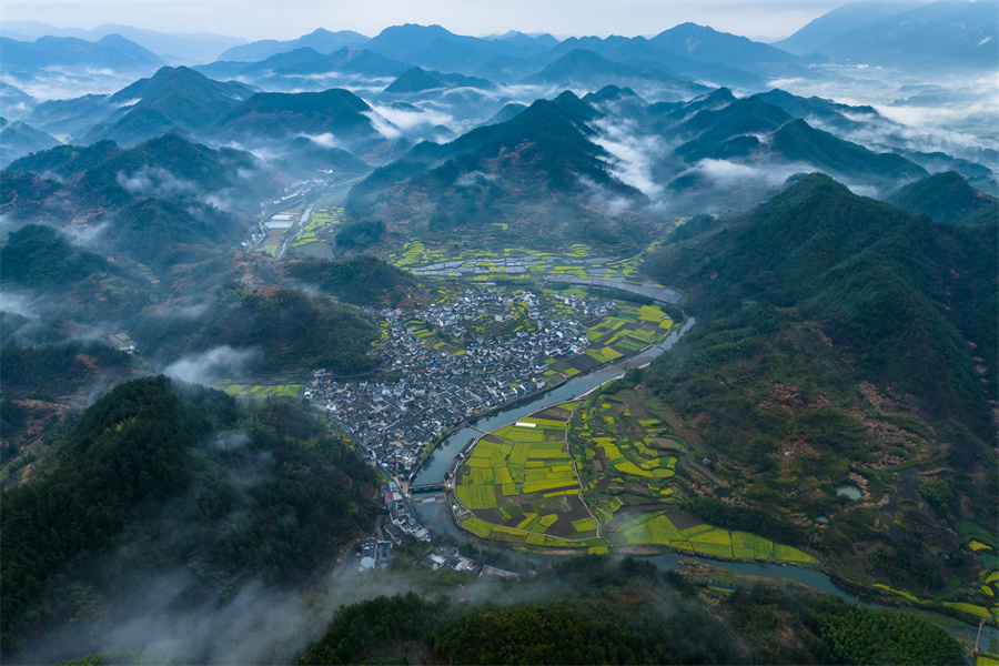 宣城市绩溪县：云雾缭绕下的徽派水墨画【4】