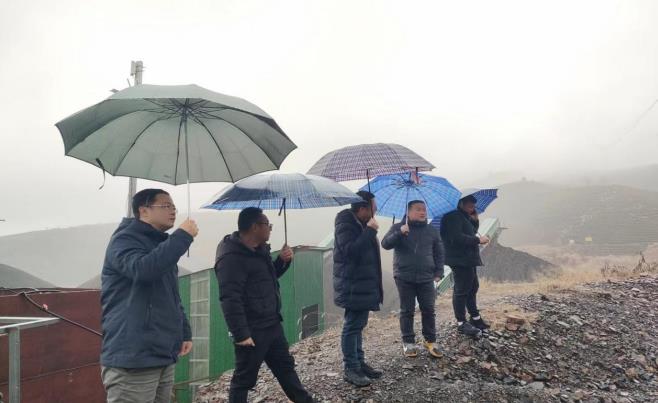 郎溪縣自然資源綜合行政執法大隊會同屬地政府開展執法檢查。楊英凱供圖