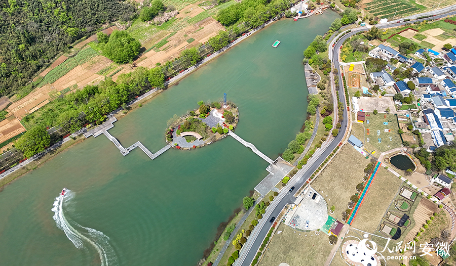 凤凰山景区春意盎然。人民网记者 苗子健摄