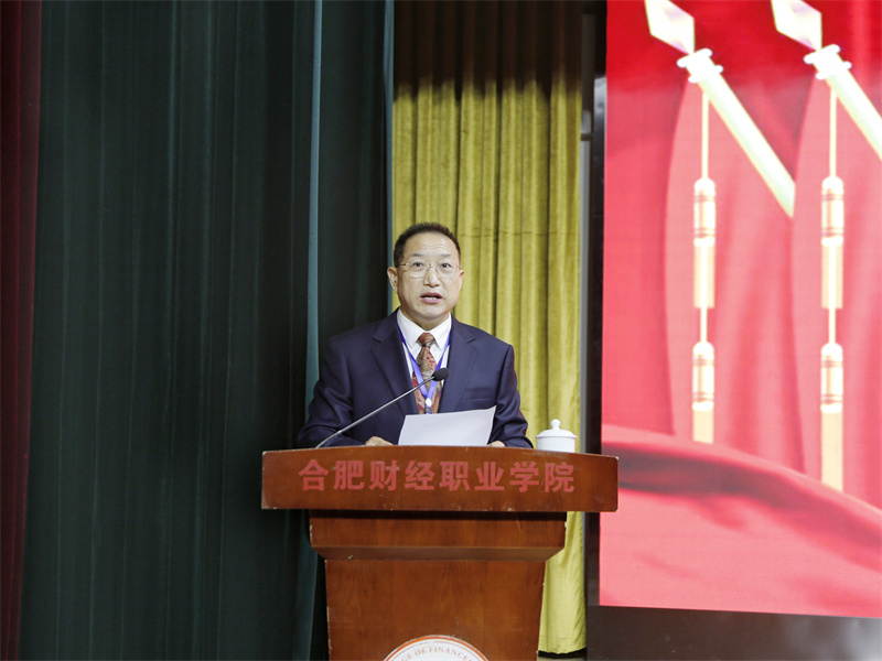督導專員、學校黨委書記趙懷印作大會總結講話。