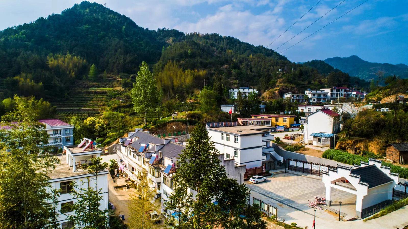 方边村中心社区鸟瞰。程小龙摄