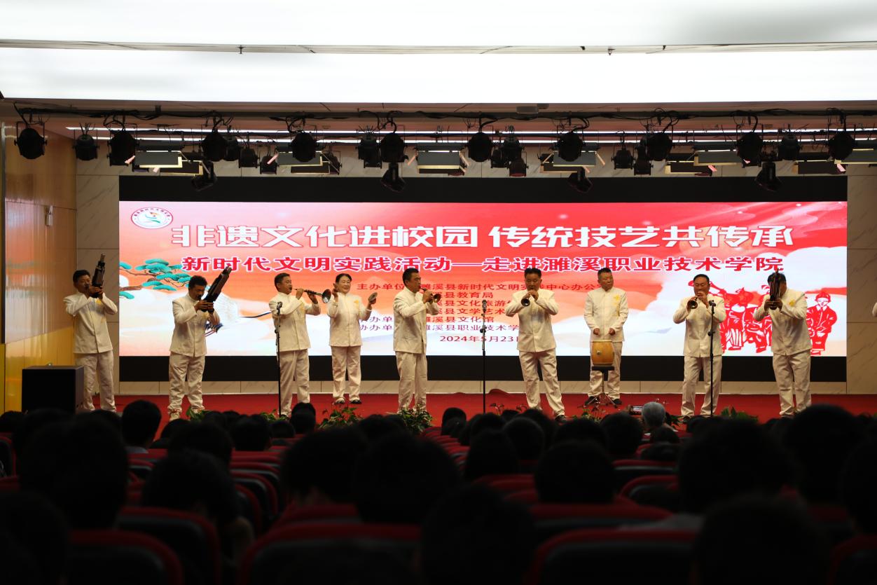 非遗文化进校园。武刚摄