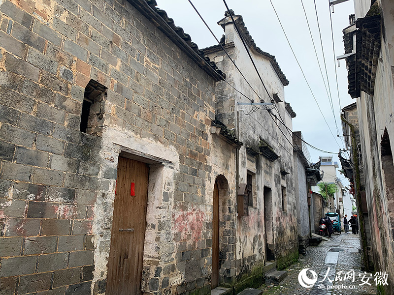 仁里村街巷纵横，素有“三街四门十八巷”之说。人民网记者 汪瑞华摄