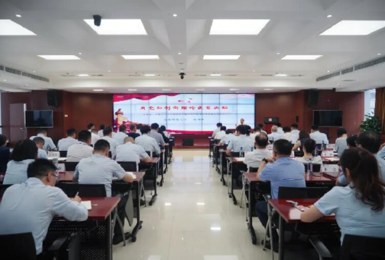 思政大讲堂。