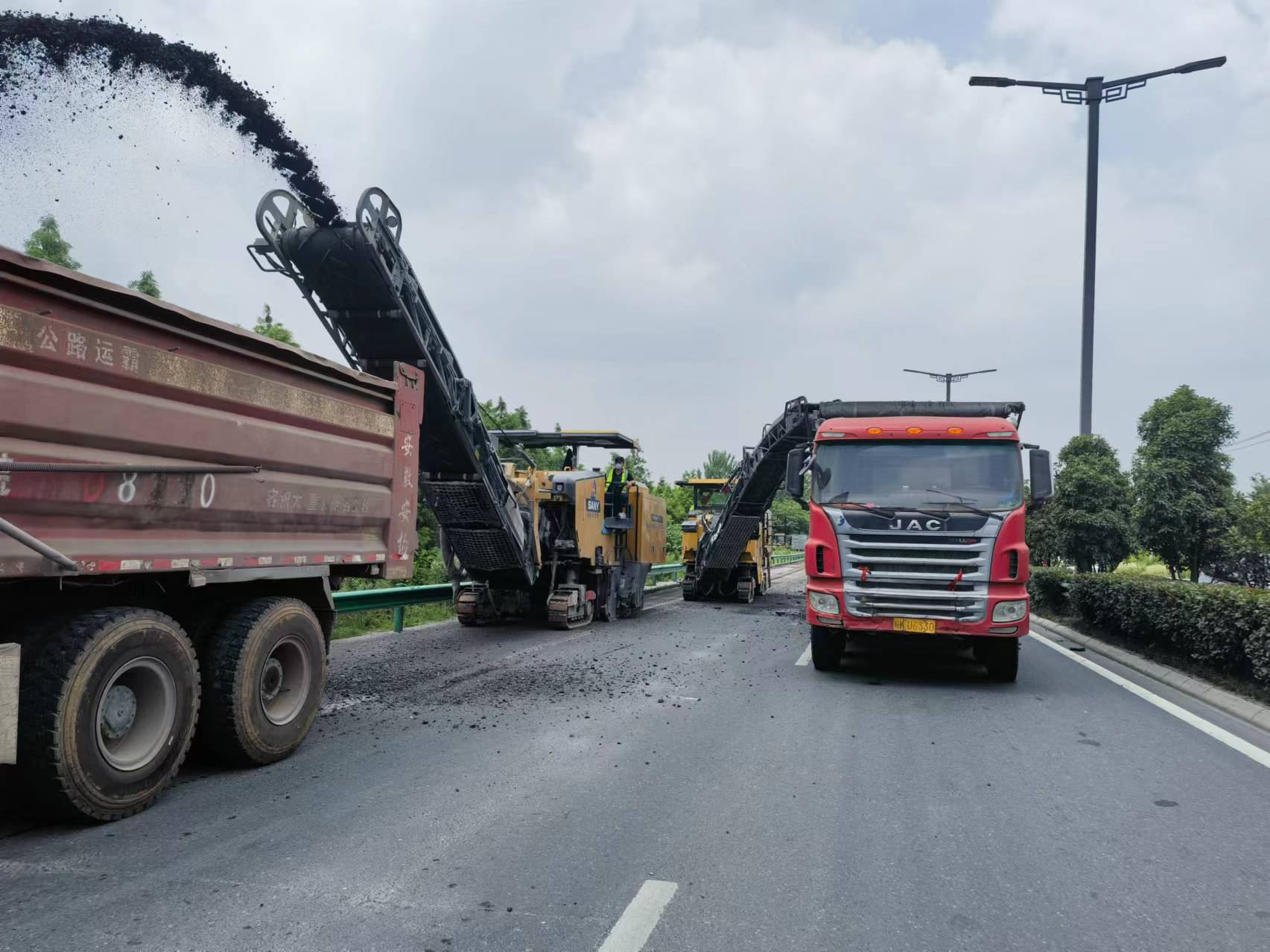 公路養護現場。合肥市交通運輸局供圖