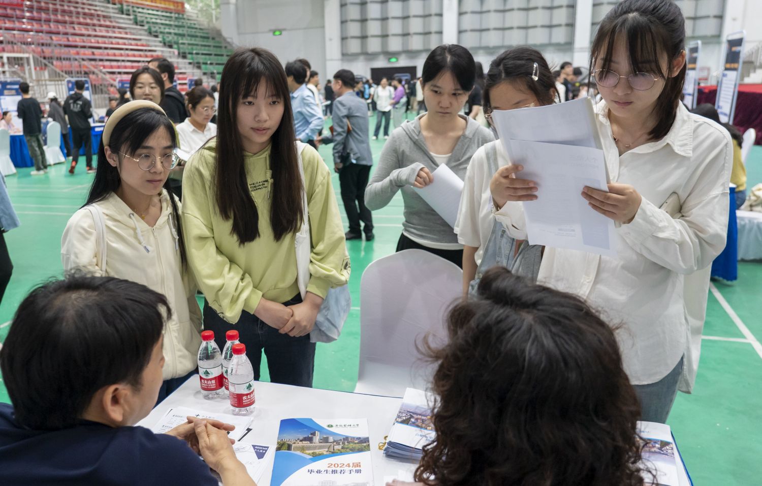 5月11日，“合肥千企萬崗請您來”活動醫療衛生組來到安徽醫科大學舉行專場推介及招聘活動。（資料圖）