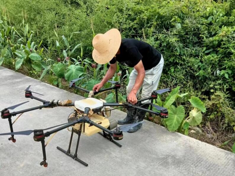 无人机。