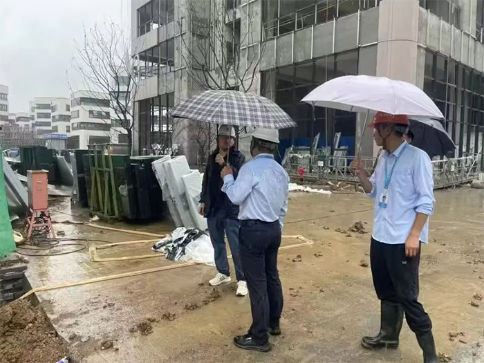 蜀山区住建局排查在建工地、地下车库等重要区域，及时整改消除隐患。