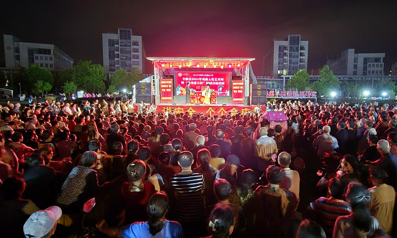 全椒县连续一周的戏曲展演吸引近万人次观众。沈果摄