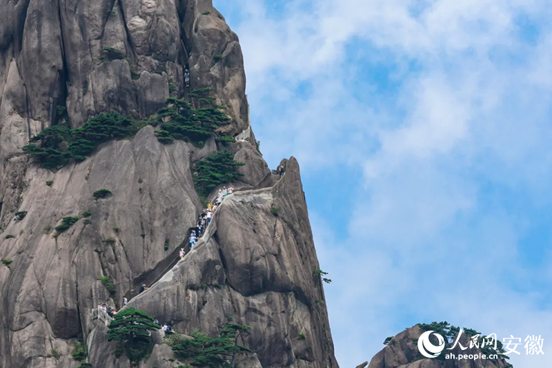 世界文化与自然遗产——黄山。人民网记者 张俊摄