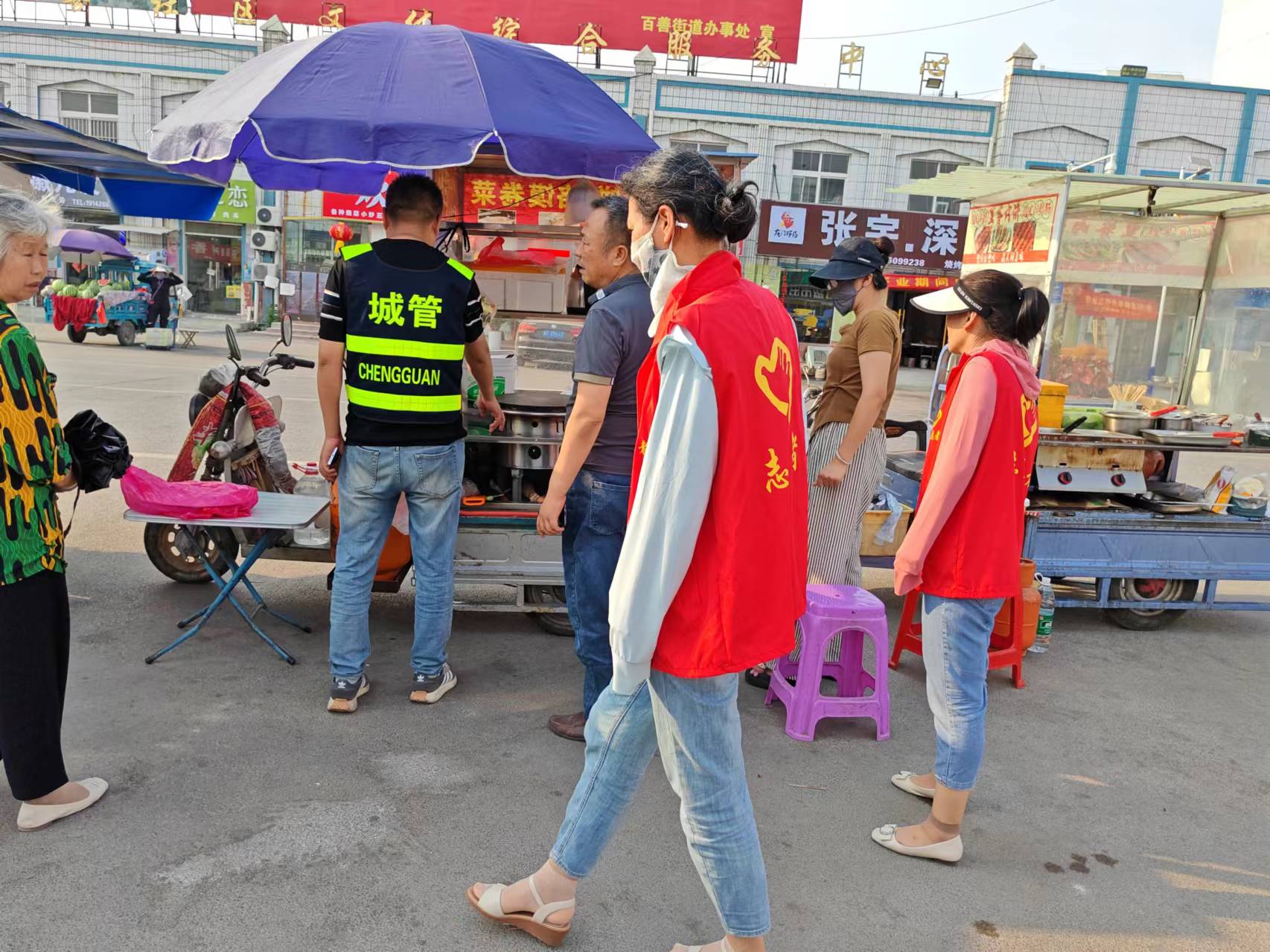 志願服務者參與社區治理。陳利供圖