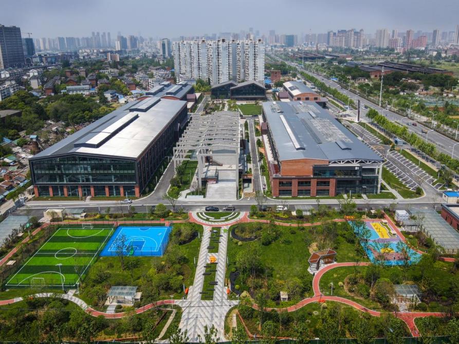 十裡工業長廊上的原合鋼五廠變身現代經濟產業園——互聯寶地·徽園。