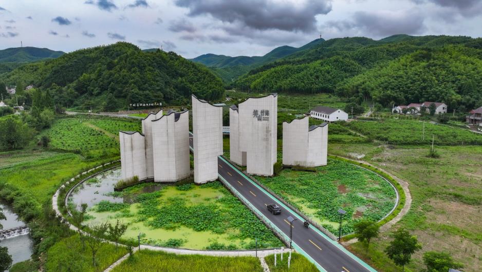 路畅景美看广德。
