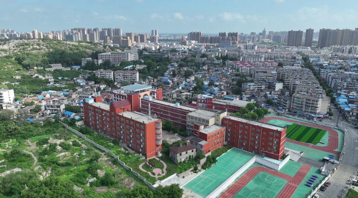 学校。