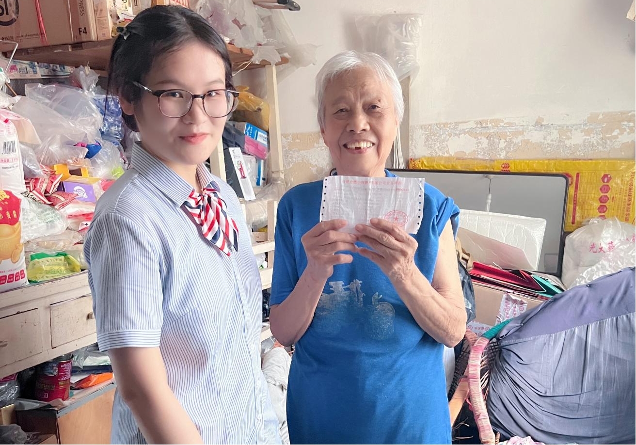合燃华润燃气营业大厅探索推进“适老化”服务。合燃华润燃气供图