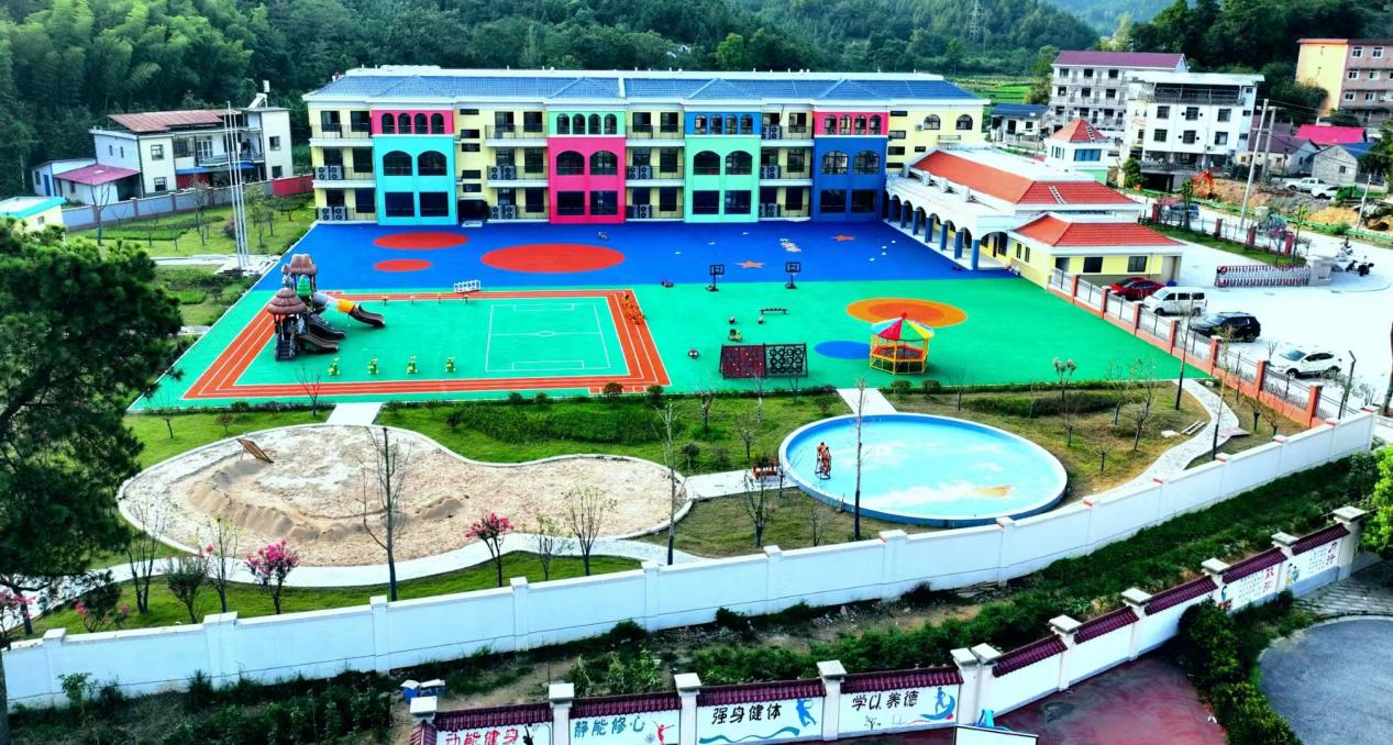 昭潭鎮中心幼兒園全貌。陳趙元攝