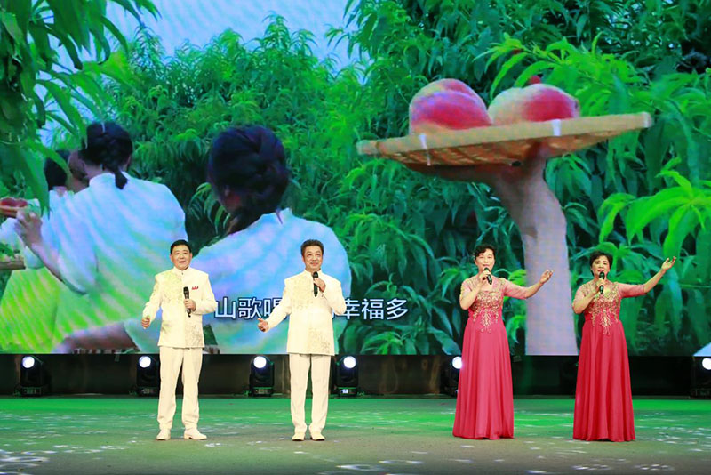 活動現場歌舞表演。