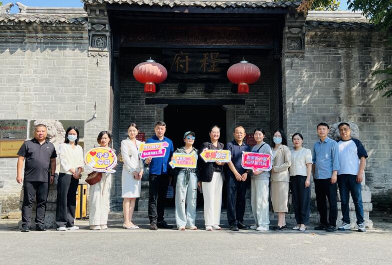走进程文炳宅院,感悟爱国将领情怀。颍东区委统战部 供图