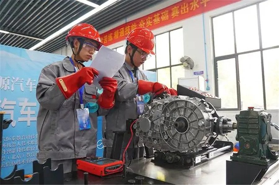 第三屆全國新能源汽車關鍵技術技能大賽安徽省選拔賽。人民網記者 陳若天攝