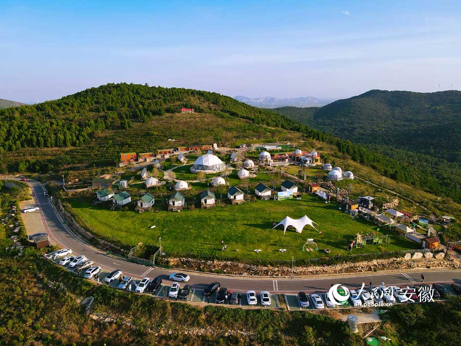 无人机拍摄云端露营基地。人民网记者 王晓飞摄