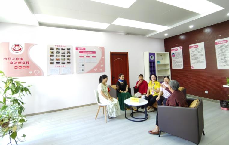 泉力以婦工作室常規運作。雙墩鎮泉河路社區供圖