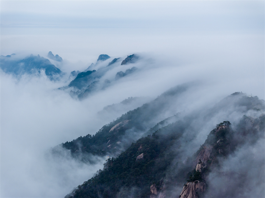 安徽九華山：雲霧繚繞 宛若仙境