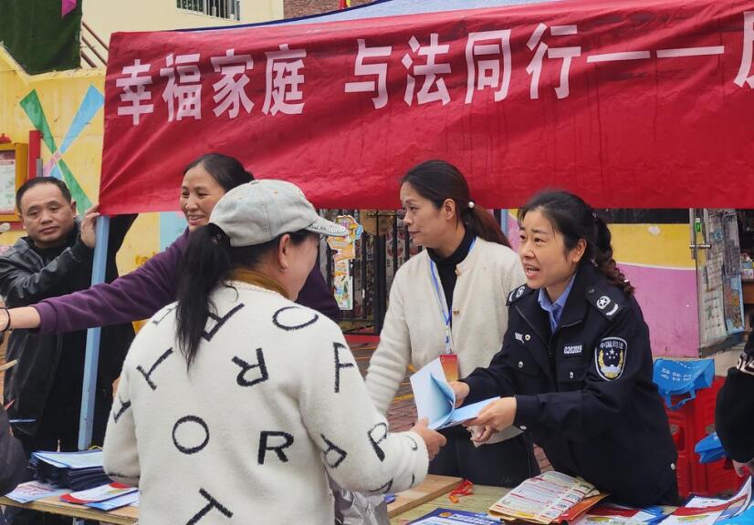 法治宣传。方圆供图