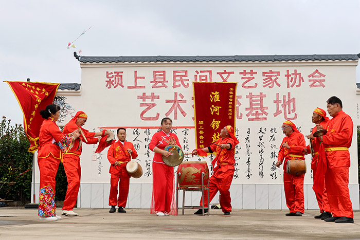 淮河鑼鼓表演。