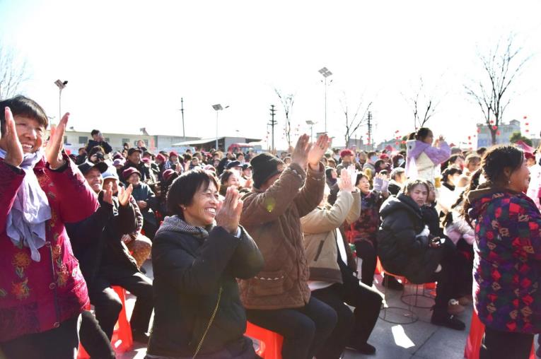 現場觀眾。颍東區委宣傳部供圖