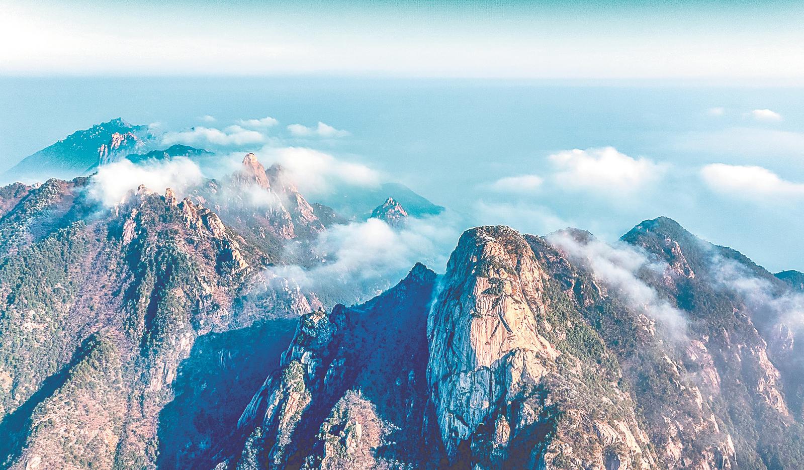 九華山風景區雲霧繚繞