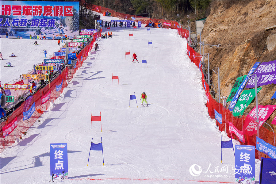 长三角滑雪邀请赛现场。人民网记者 陈若天摄