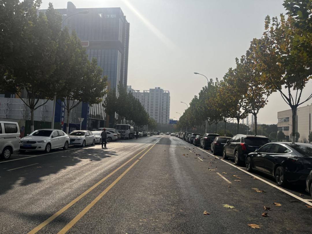 天堂寨路路內停車泊位