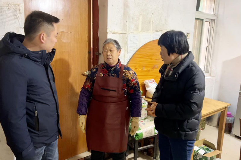 慰问现场。