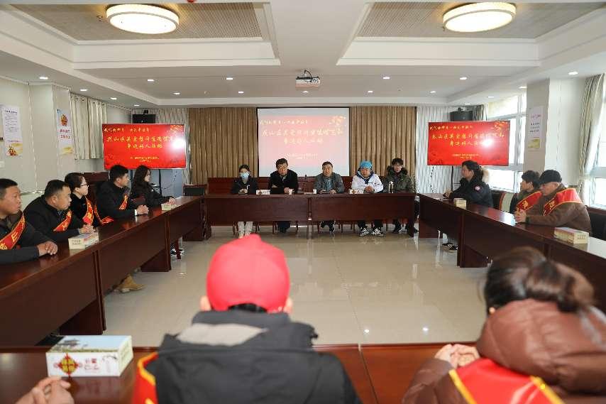 道德模范和“身邊好人”座談會。杜磊攝