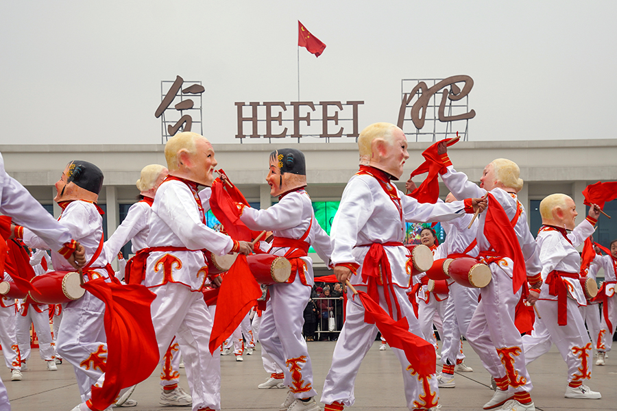 踩街活动现场。人民网记者 陈若天摄