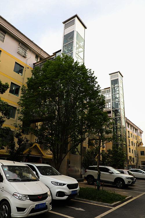 社区加装电梯。