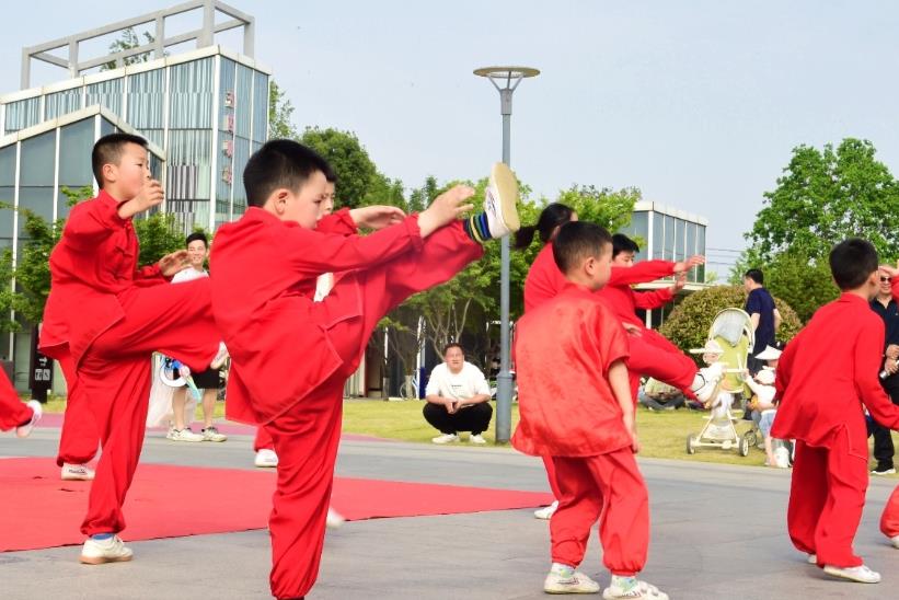 小萌娃成為傳統武術的主角。