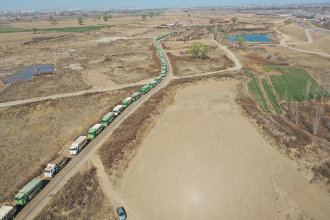 新盖房分洪道右堤堤防加固和治理工程。