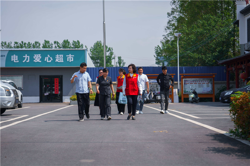 “民法典宣传月，普法进乡村”主题活动。