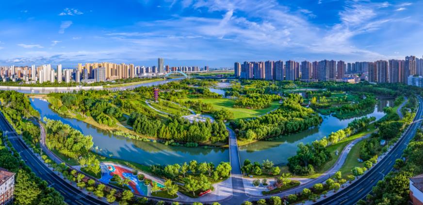 滨河公园。周天晟摄