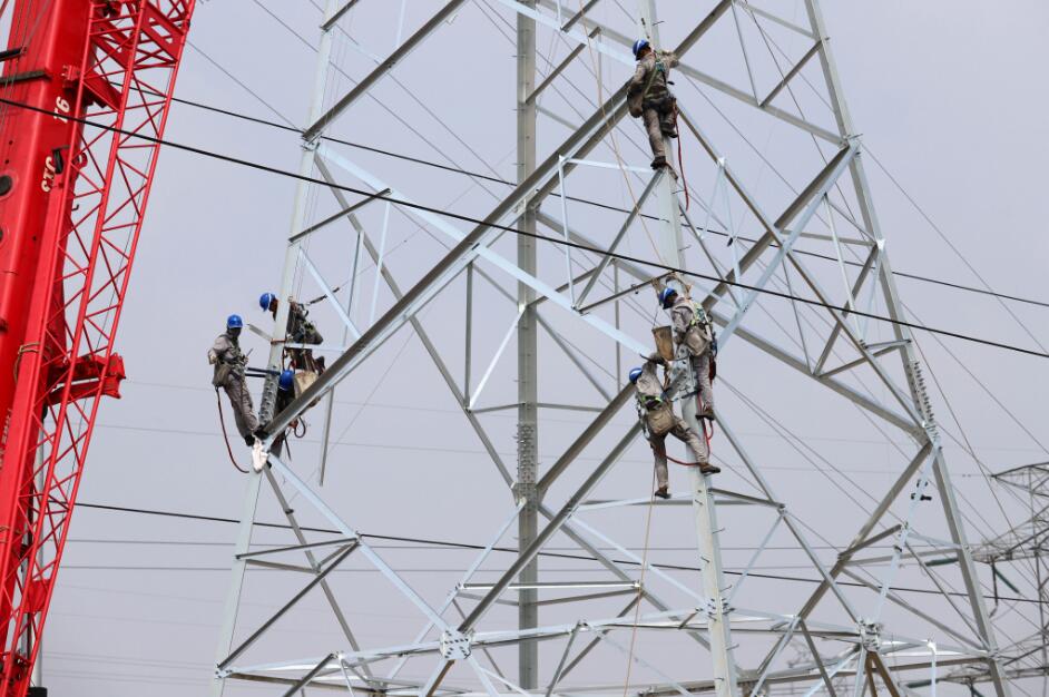 夏日施工保供電。