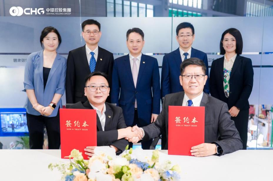 展会签约现场。