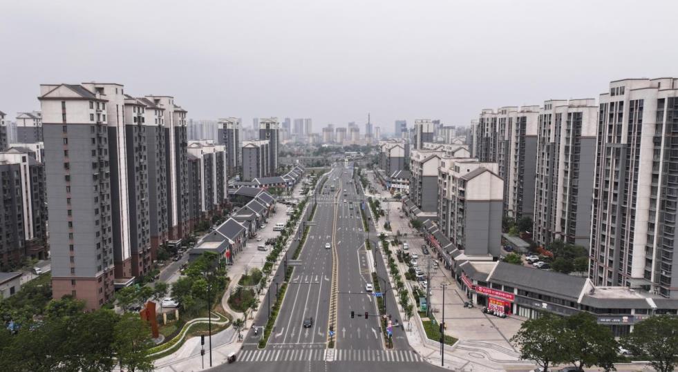 沱河路主干道焕然一新。刘森摄