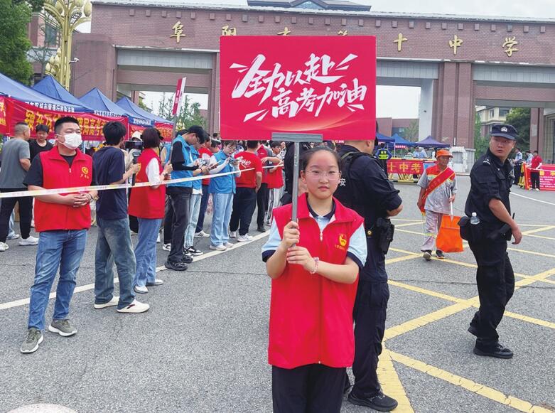 張晨露活躍在服務一線。