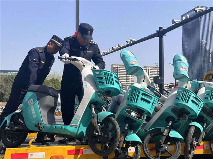 加強共享單車管理。尹濤攝