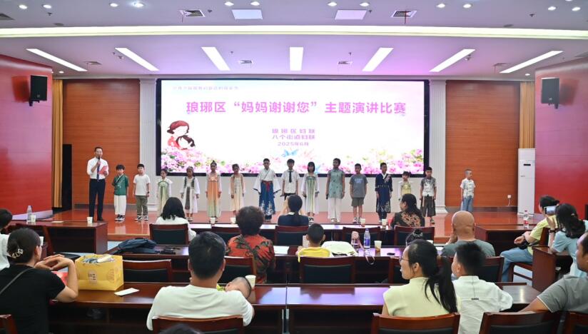 主题演讲比赛现场。李想摄