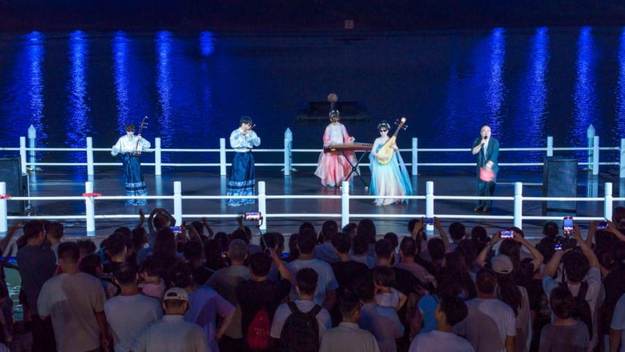 華佗百草園夜游民樂演奏。亳州文旅集團供圖
