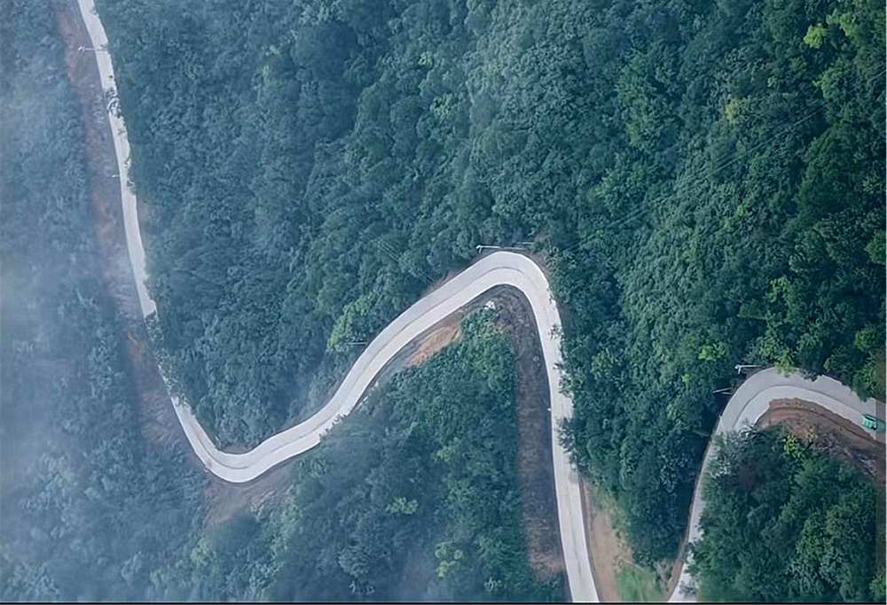 新建成的畲冲片区进山道路鸟瞰。